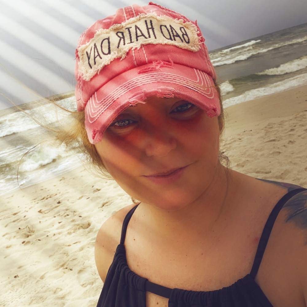 Meet your Posher, Holly